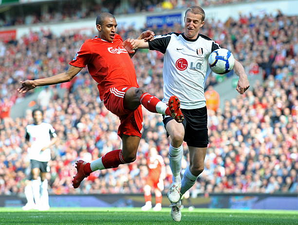 德隆在接受 德隆在接受